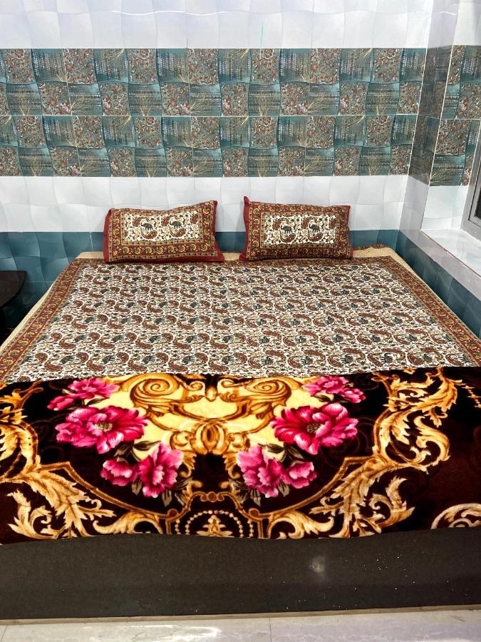Garuda Guest House Varanasi Exterior photo